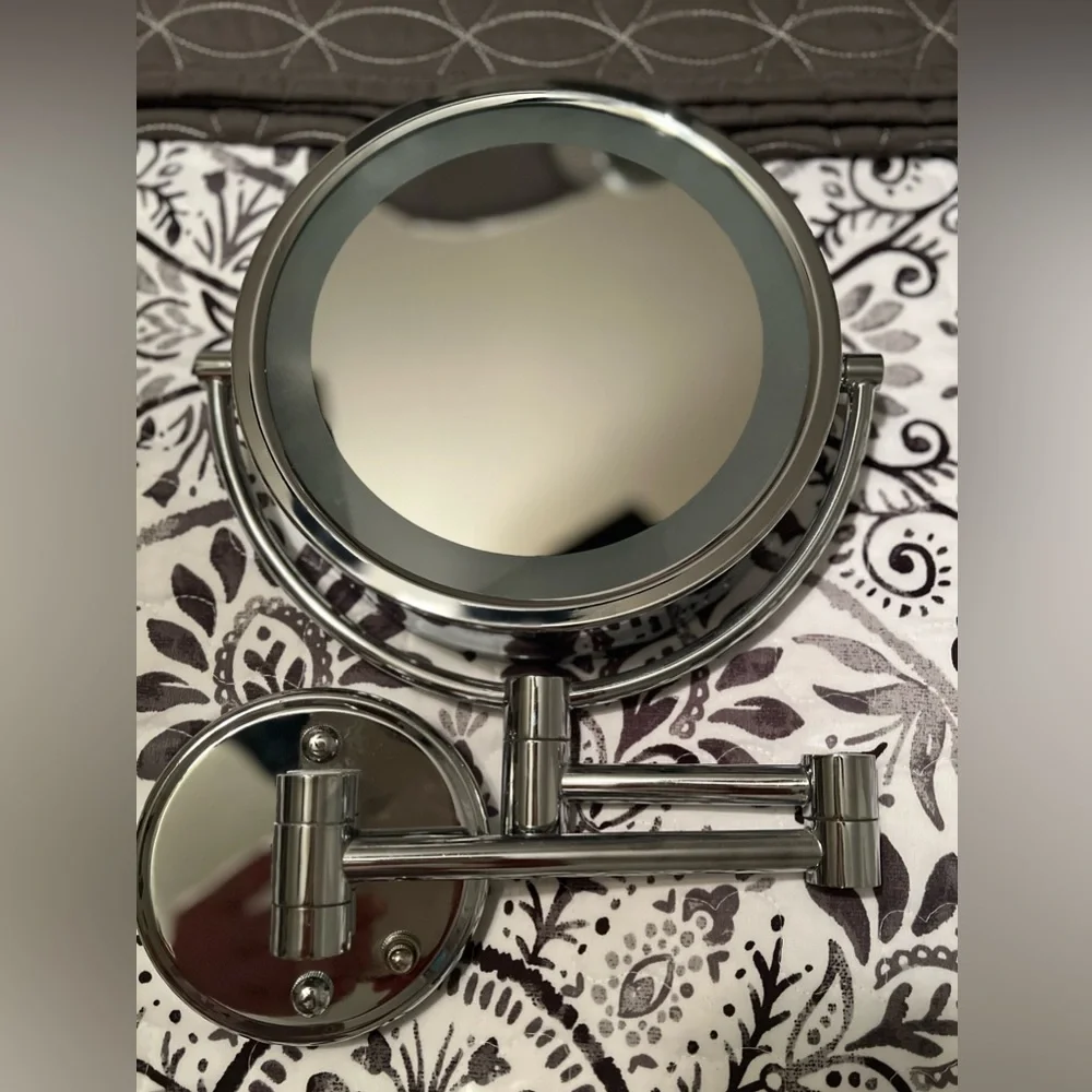 JERDON 8.5” Wall-Mount Lighted Makeup Mirror